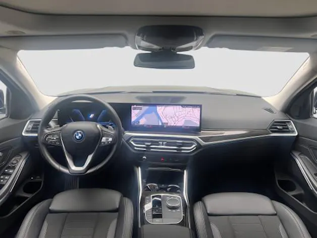 BMW 330e xDrive Steptronic