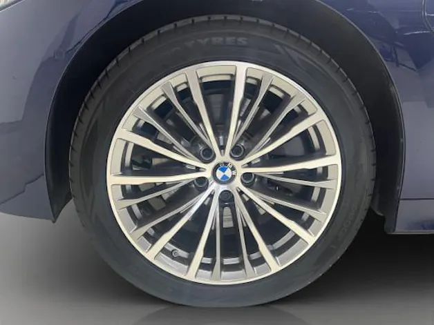 BMW 330e xDrive Steptronic