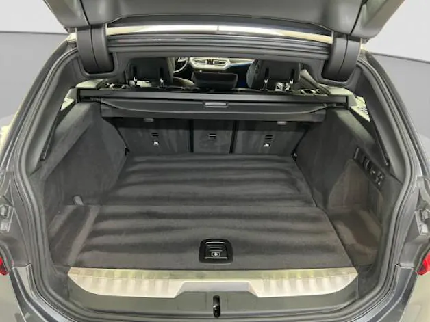 BMW 330e xDrive Luxury Line