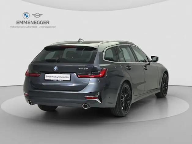 BMW 330e xDrive Luxury Line