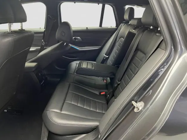 BMW 330e xDrive Luxury Line