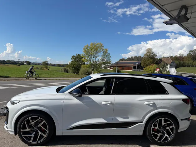 AUDI SQ6 e-tron quattro