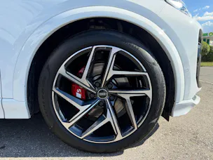 AUDI SQ6 e-tron quattro