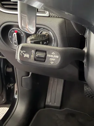 PORSCHE Macan PDK | CH | Swiss Package | Panorama | Sitzbelüftung | Carbon | Memory | DAB |