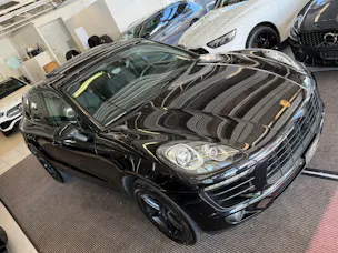 PORSCHE Macan PDK | CH | Swiss Package | Panorama | Sitzbelüftung | Carbon | Memory | DAB |