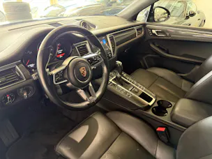 PORSCHE Macan PDK | CH | Swiss Package | Panorama | Sitzbelüftung | Carbon | Memory | DAB |