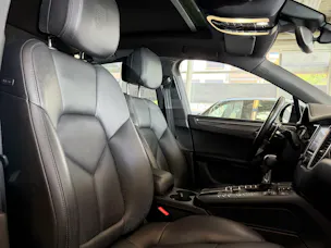 PORSCHE Macan PDK | CH | Swiss Package | Panorama | Sitzbelüftung | Carbon | Memory | DAB |