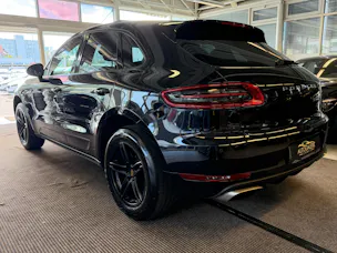 PORSCHE Macan PDK | CH | Swiss Package | Panorama | Sitzbelüftung | Carbon | Memory | DAB |
