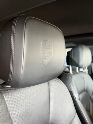 PORSCHE Macan PDK | CH | Swiss Package | Panorama | Sitzbelüftung | Carbon | Memory | DAB |