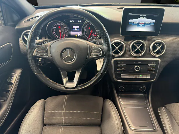 MERCEDES-BENZ A 200