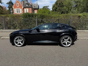 FERRARI Purosangue 6.5 V12