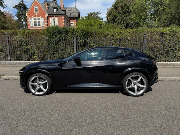 FERRARI Purosangue 6.5 V12