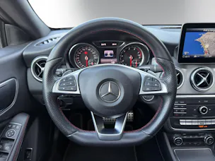 MERCEDES-BENZ CLA 220 AMG Line 4Matic
