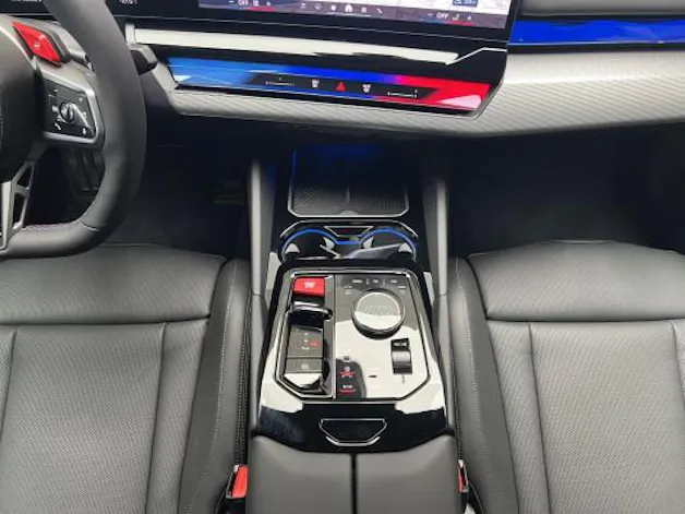 BMW M5 xDrive