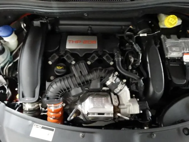 PEUGEOT 208 1.6 Turbo GTi 30th