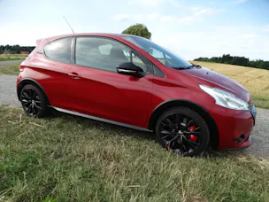 PEUGEOT 208 1.6 Turbo GTi 30th