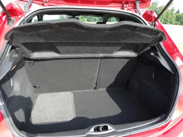 PEUGEOT 208 1.6 Turbo GTi 30th