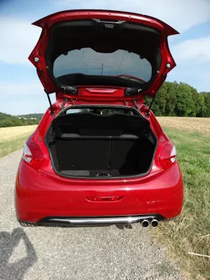 PEUGEOT 208 1.6 Turbo GTi 30th