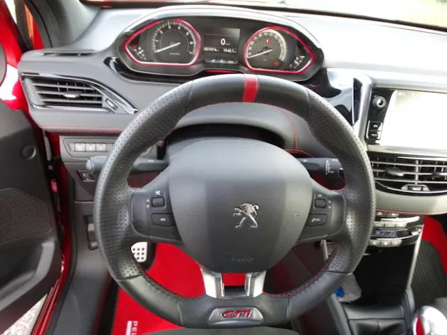 PEUGEOT 208 1.6 Turbo GTi 30th