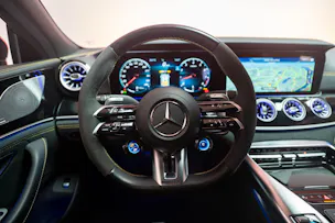 MERCEDES-BENZ AMG GT 63 S 4matic+ / 21" Aversus / Sportsitze / Burmester