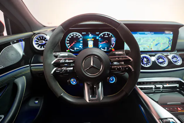 MERCEDES-BENZ AMG GT 63 S 4matic+ / 21" Aversus / Sportsitze / Burmester