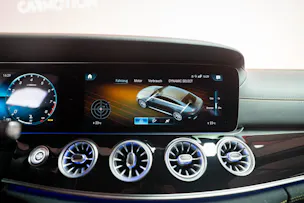MERCEDES-BENZ AMG GT 63 S 4matic+ / 21" Aversus / Sportsitze / Burmester
