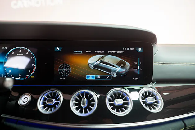 MERCEDES-BENZ AMG GT 63 S 4matic+ / 21" Aversus / Sportsitze / Burmester