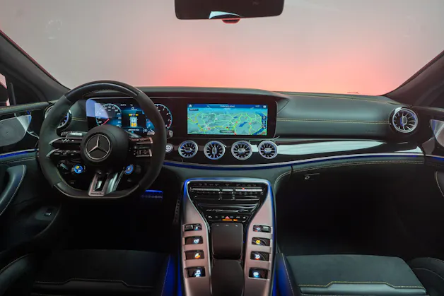 MERCEDES-BENZ AMG GT 63 S 4matic+ / 21" Aversus / Sportsitze / Burmester