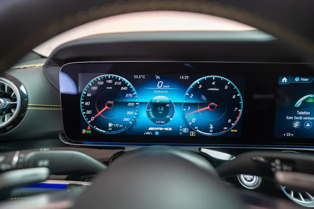 MERCEDES-BENZ AMG GT 63 S 4matic+ / 21" Aversus / Sportsitze / Burmester