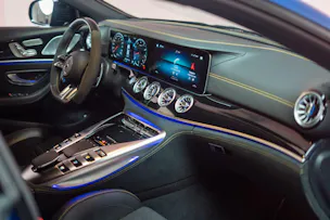MERCEDES-BENZ AMG GT 63 S 4matic+ / 21" Aversus / Sportsitze / Burmester