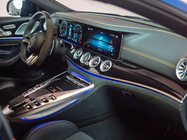 MERCEDES-BENZ AMG GT 63 S 4matic+ / 21" Aversus / Sportsitze / Burmester