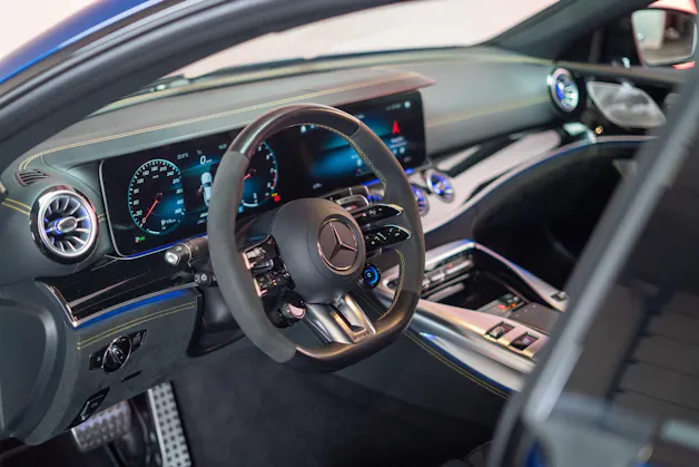 MERCEDES-BENZ AMG GT 63 S 4matic+ / 21" Aversus / Sportsitze / Burmester