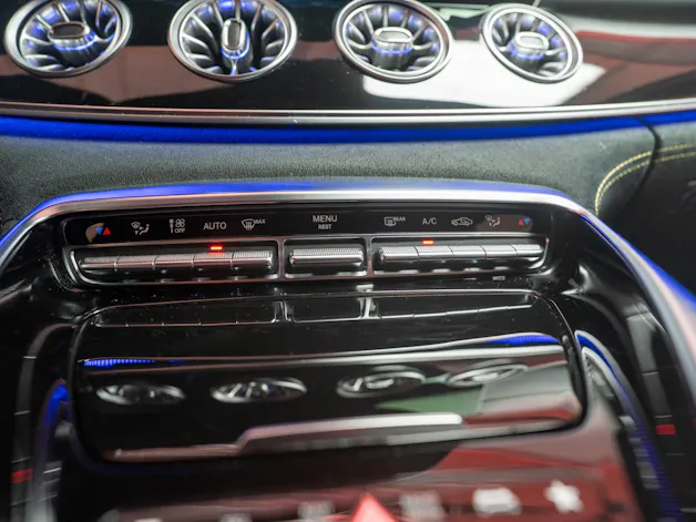 MERCEDES-BENZ AMG GT 63 S 4matic+ / 21" Aversus / Sportsitze / Burmester