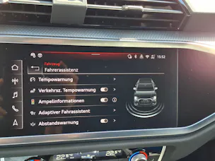 AUDI Q3 35 TFSI advanced Attraction S-tronic *Anhängerkupplung+Garantie*