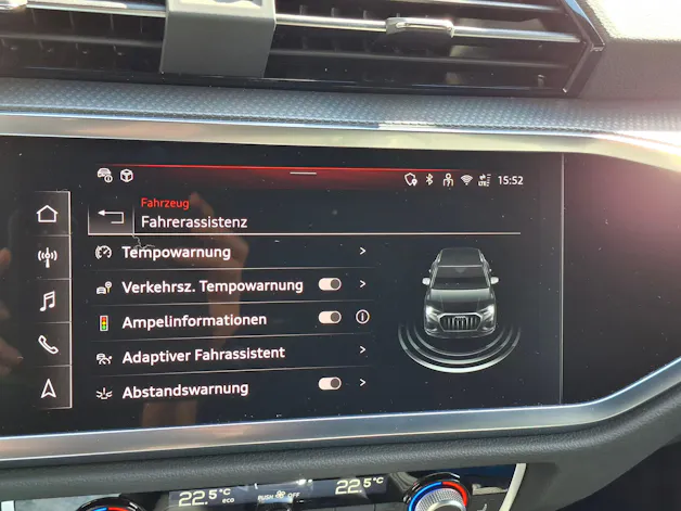 AUDI Q3 35 TFSI advanced Attraction S-tronic *Anhängerkupplung+Garantie*