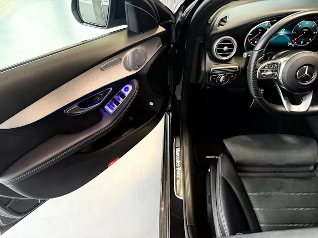 MERCEDES-BENZ C 220 d AMG Line 4Matic 9G-Tronic