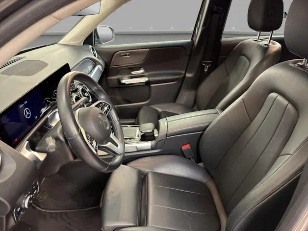 MERCEDES-BENZ GLB 250 4M - Progressive / DISTRONIC / 360 Grad Kamera / Head-Up Display