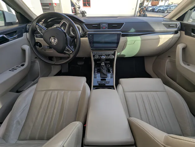 SKODA Superb Combi 2.0 TDi L&K 4x4 DSG