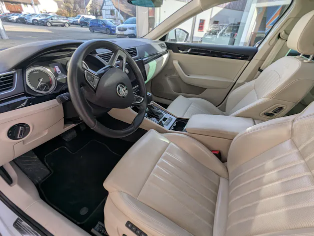SKODA Superb Combi 2.0 TDi L&K 4x4 DSG
