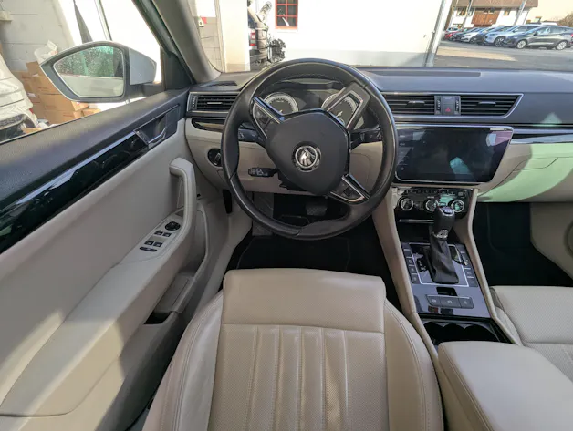 SKODA Superb Combi 2.0 TDi L&K 4x4 DSG