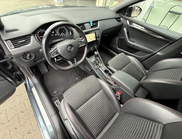 SKODA Octavia Combi 2.0 TDI RS 4x4 DSG