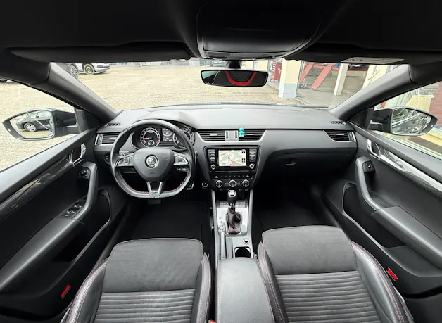 SKODA Octavia Combi 2.0 TDI RS 4x4 DSG