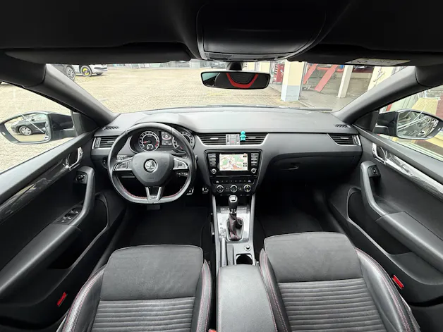 SKODA Octavia Combi 2.0 TDI RS 4x4 DSG