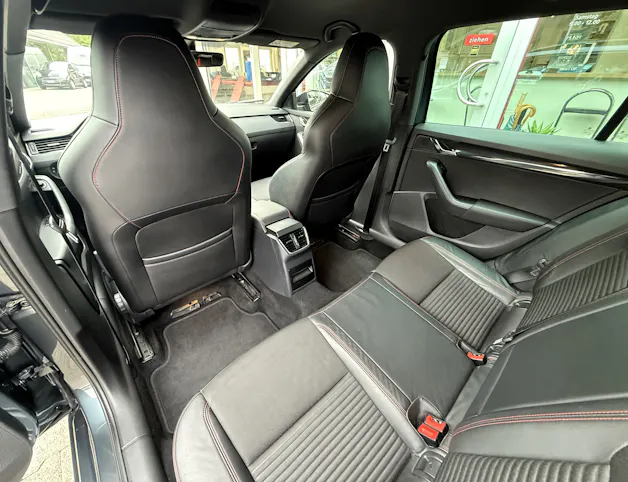 SKODA Octavia Combi 2.0 TDI RS 4x4 DSG