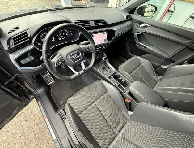 AUDI Q3 35 TFSI S line S-tronic