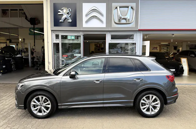 AUDI Q3 35 TFSI S line S-tronic