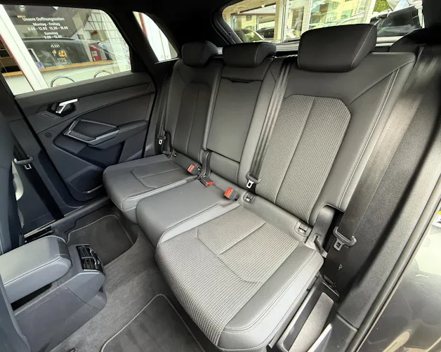 AUDI Q3 35 TFSI S line S-tronic