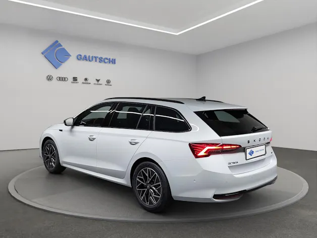 SKODA Octavia Combi 2.0 TSI DSG Dynamic 4x4