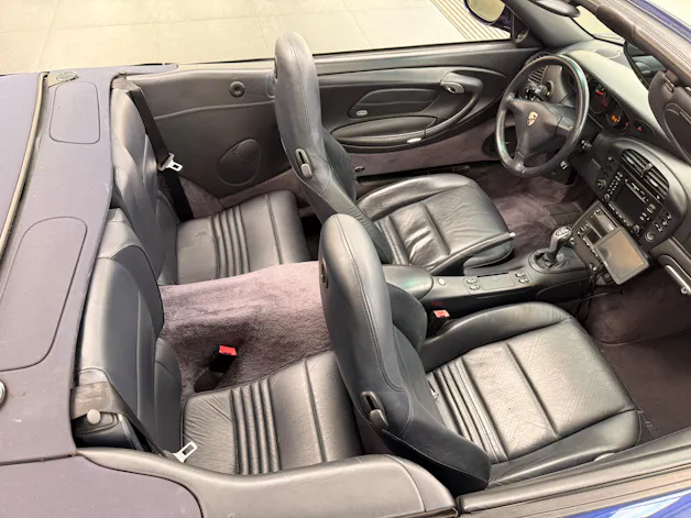 PORSCHE 911 Carrera 4 Cabrio