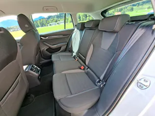 SKODA Octavia Combi 1.5 TSI mHEV DSG Selection *Anhängerkupplung+Garantie*